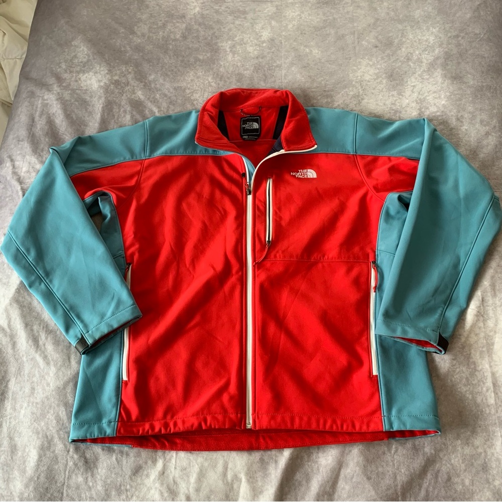 The North Face Men's XL Apex Bionic FZ Softshell Windproof Jacket in blue & red